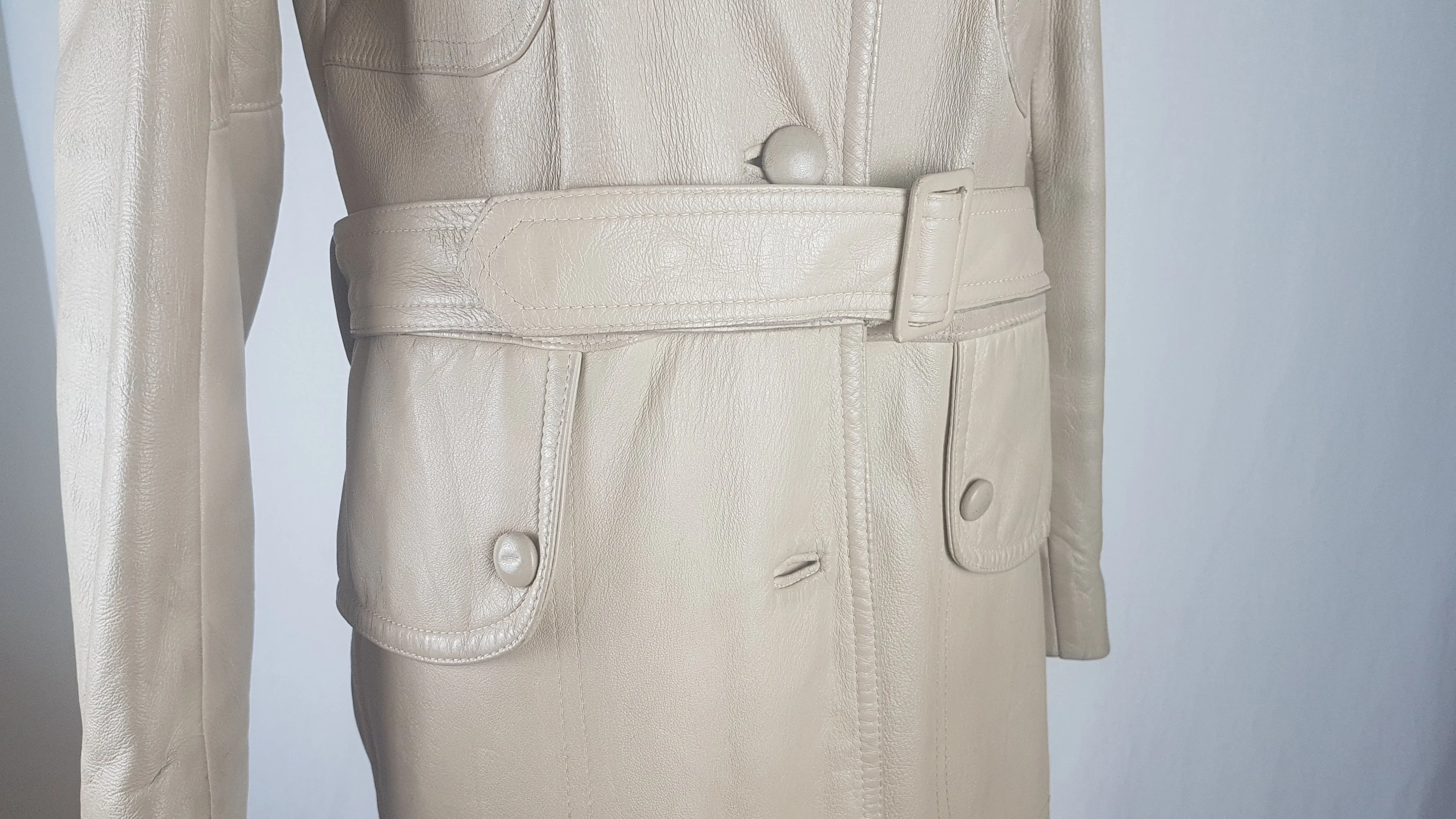 Vintage 70's | Beige/Sand Leather Belted Trench Coat
